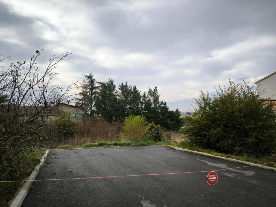 Terrain seul à La Motte-d'Aigues en Vaucluse (84) de 876 m² à vendre au prix de 241000€ - 1