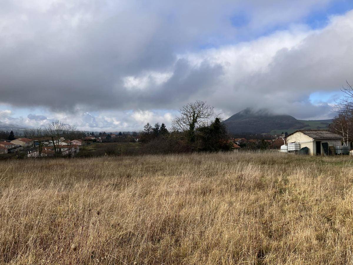 Terrain seul à Billom en Puy-de-Dôme (63) de 300 m² à vendre au prix de 45000€ - 2