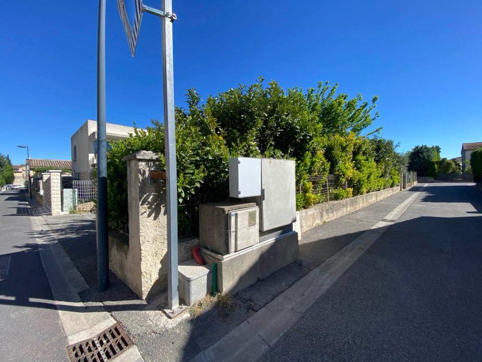 Terrain seul à Le Thor en Vaucluse (84) de 209 m² à vendre au prix de 90450€ - 4