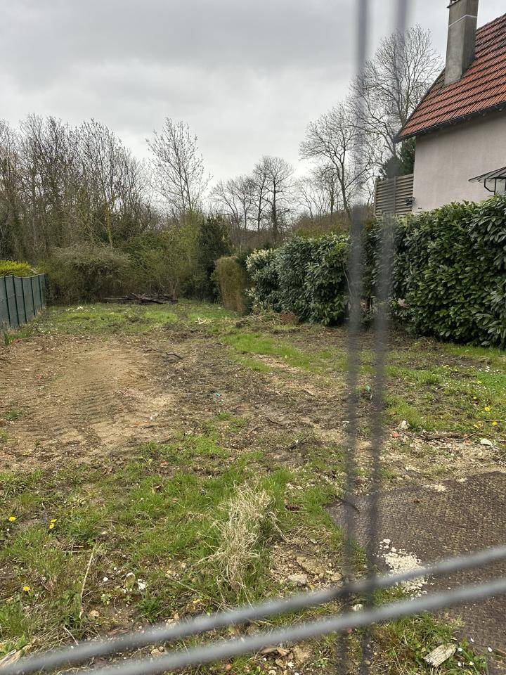 Terrain seul à Saclay en Essonne (91) de 285 m² à vendre au prix de 299000€ - 2