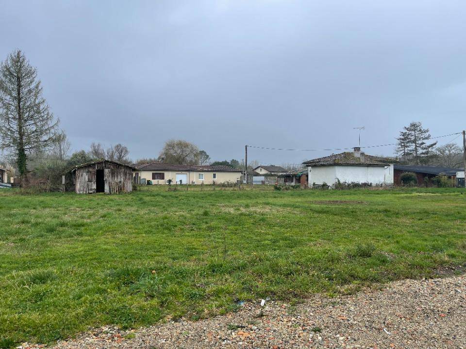 Terrain seul à Villandraut en Gironde (33) de 700 m² à vendre au prix de 76000€