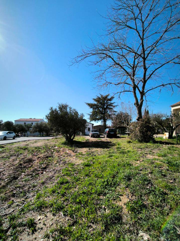 Terrain seul à La Motte-d'Aigues en Vaucluse (84) de 617 m² à vendre au prix de 180000€ - 3