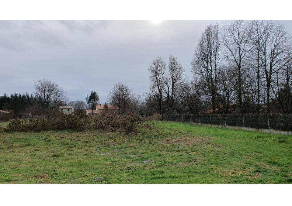 Terrain seul à Le Taillan-Médoc en Gironde (33) de 500 m² à vendre au prix de 215000€