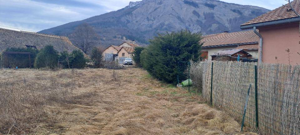 Terrain seul à Manteyer en Hautes-Alpes (05) de 600 m² à vendre au prix de 67000€ - 2