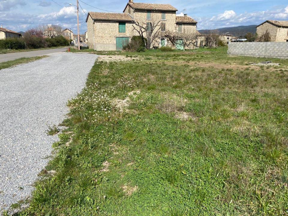 Terrain seul à Les Mées en Alpes-de-Haute-Provence (04) de 750 m² à vendre au prix de 92000€ - 2