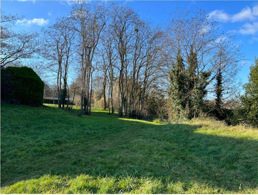 Terrain seul à Véretz en Indre-et-Loire (37) de 681 m² à vendre au prix de 98000€
