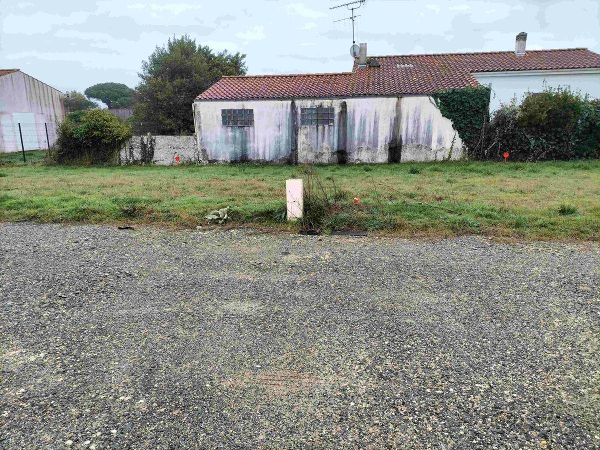 Terrain seul à Dolus-d'Oléron en Charente-Maritime (17) de 137 m² à vendre au prix de 87899€