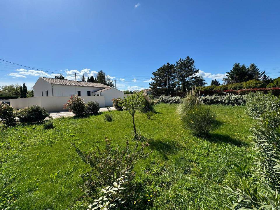 Terrain seul à Sénas en Bouches-du-Rhône (13) de 500 m² à vendre au prix de 149000€ - 2