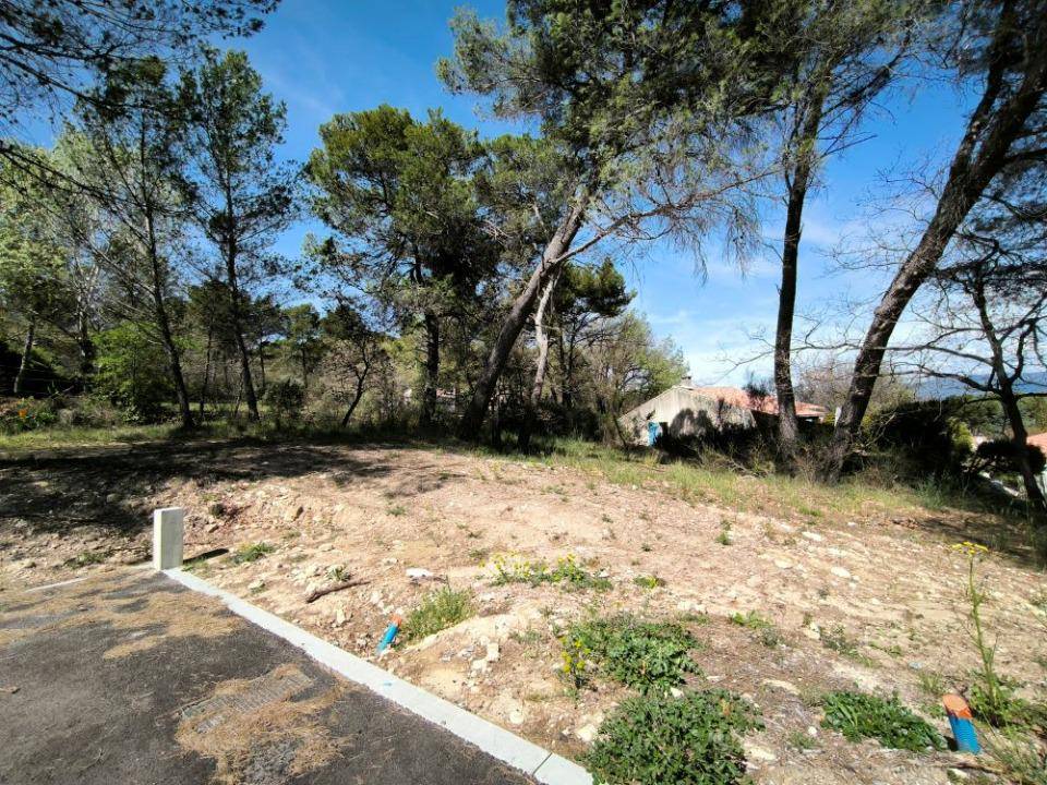 Terrain seul à La Roque-d'Anthéron en Bouches-du-Rhône (13) de 431 m² à vendre au prix de 169000€ - 2