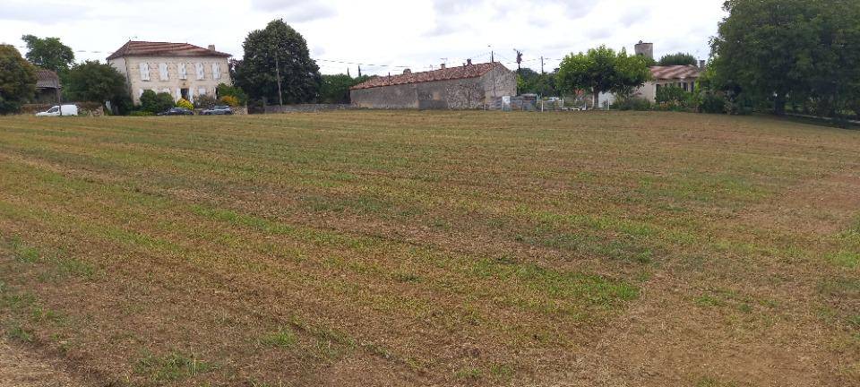 Terrain seul à Castillon-la-Bataille en Gironde (33) de 2000 m² à vendre au prix de 54500€