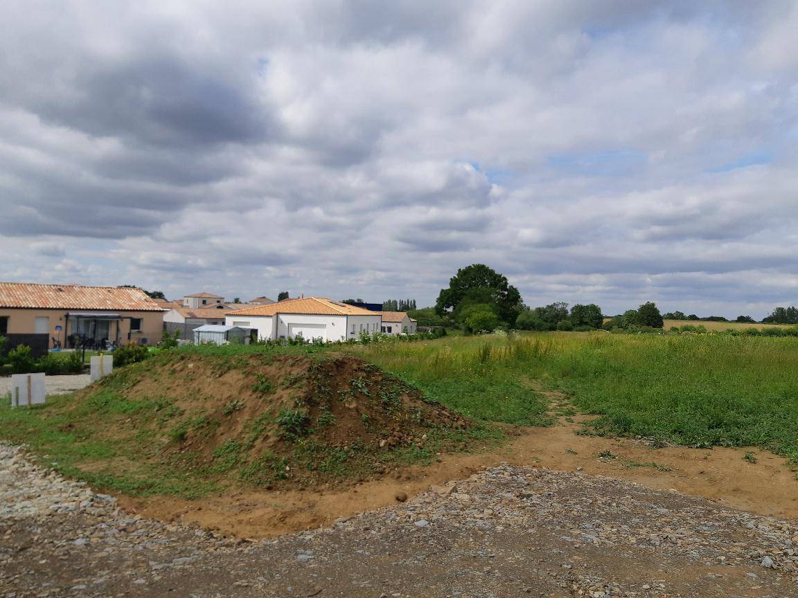 Terrain seul à Le Champ-Saint-Père en Vendée (85) de 759 m² à vendre au prix de 65900€