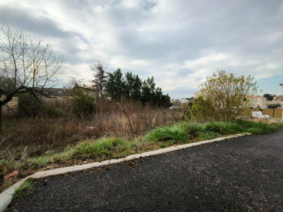 Terrain seul à La Motte-d'Aigues en Vaucluse (84) de 876 m² à vendre au prix de 241000€ - 4