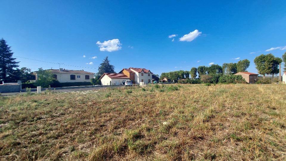 Terrain seul à Saverdun en Ariège (09) de 660 m² à vendre au prix de 64400€ - 2