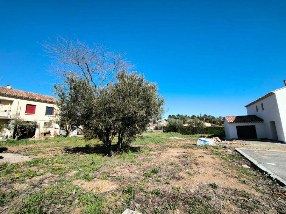 Terrain seul à La Motte-d'Aigues en Vaucluse (84) de 617 m² à vendre au prix de 180000€ - 2