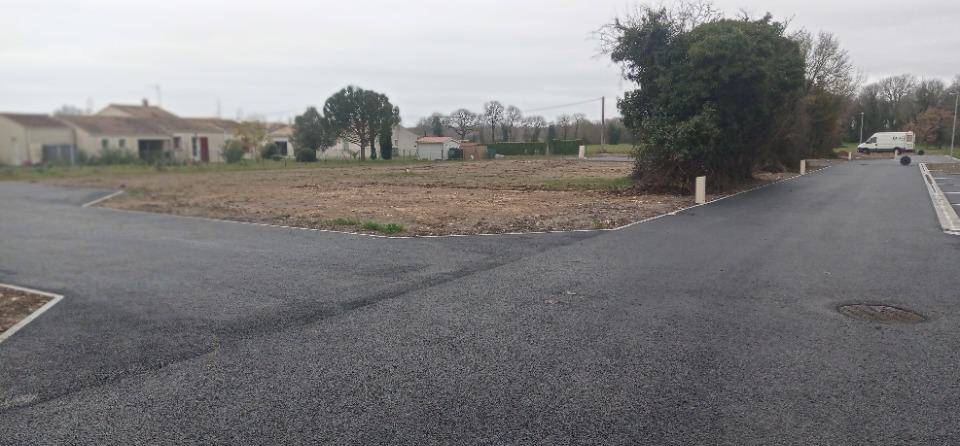 Terrain seul à Pisany en Charente-Maritime (17) de 379 m² à vendre au prix de 62000€
