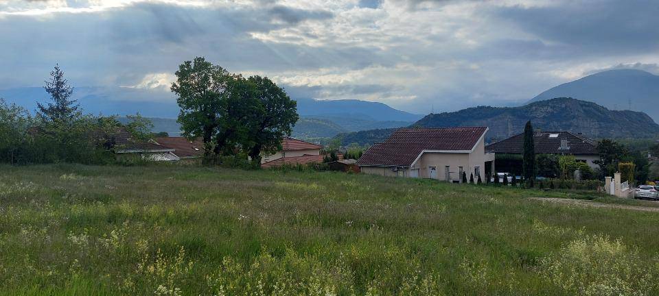 Terrain seul à Claix en Isère (38) de 700 m² à vendre au prix de 259000€ - 1