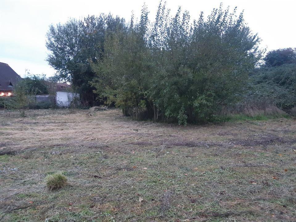 Terrain seul à Le Vaudreuil en Eure (27) de 700 m² à vendre au prix de 120000€