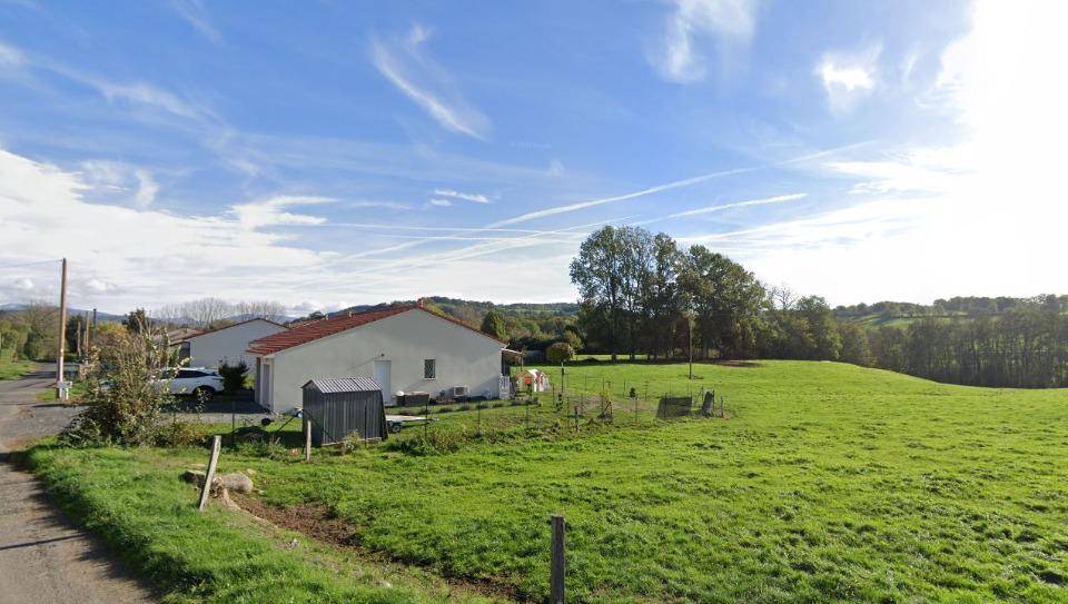 Terrain seul à Jussac en Cantal (15) de 935 m² à vendre au prix de 28000€ - 2