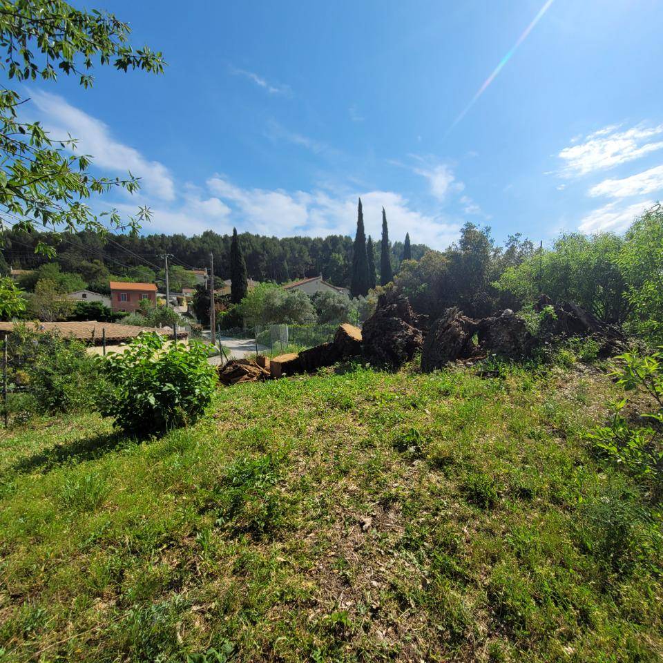 Terrain seul à Gardanne en Bouches-du-Rhône (13) de 738 m² à vendre au prix de 255000€ - 1