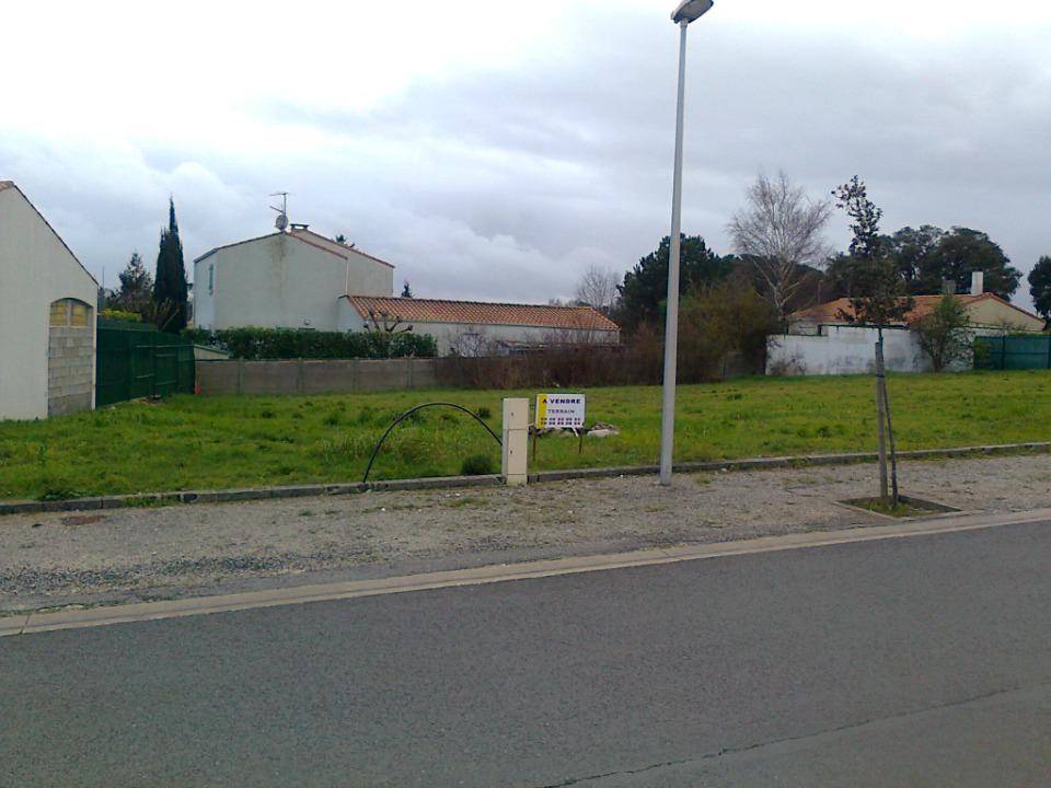 Terrain seul à Semussac en Charente-Maritime (17) de 400 m² à vendre au prix de 59000€