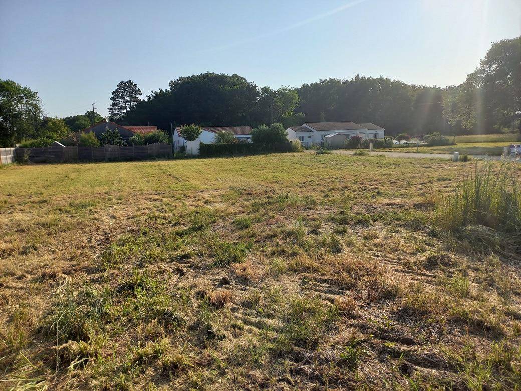 Terrain seul à Saujon en Charente-Maritime (17) de 550 m² à vendre au prix de 105500€