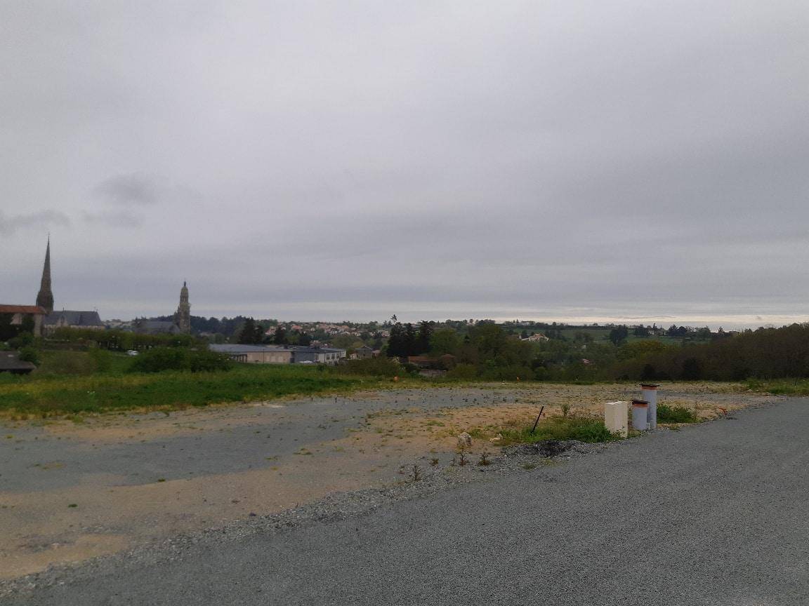Terrain seul à Saint-Laurent-sur-Sèvre en Vendée (85) de 415 m² à vendre au prix de 45816€