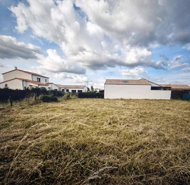 Terrain seul à Précy-sous-Thil en Côte-d'Or (21) de 1730 m² à vendre au prix de 47000€