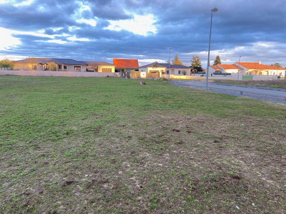 Terrain seul à Bergerac en Dordogne (24) de 957 m² à vendre au prix de 57200€ - 2