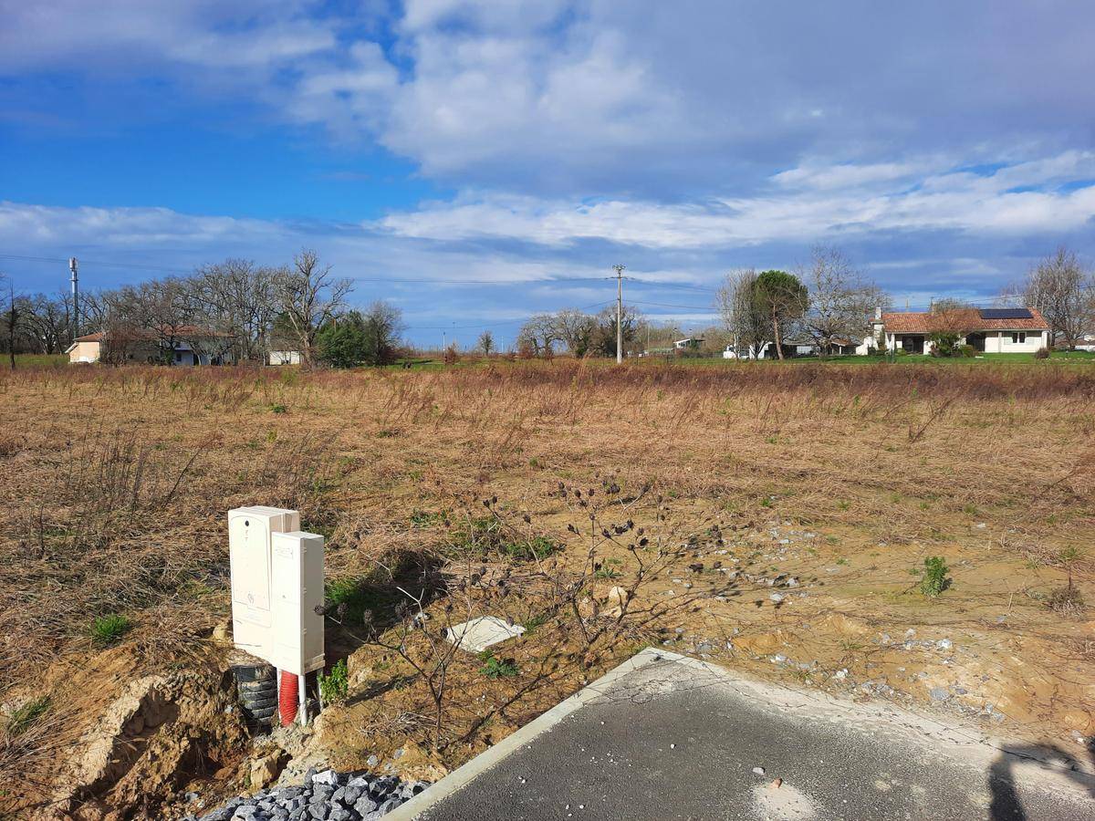 Terrain seul à Saint-Cricq-Chalosse en Landes (40) de 1300 m² à vendre au prix de 25000€