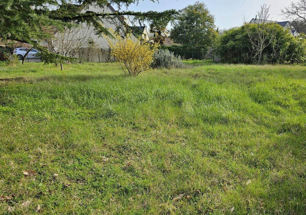Terrain seul à Véretz en Indre-et-Loire (37) de 582 m² à vendre au prix de 105000€