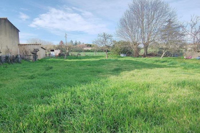 Terrain seul à Capian en Gironde (33) de 904 m² à vendre au prix de 78000€