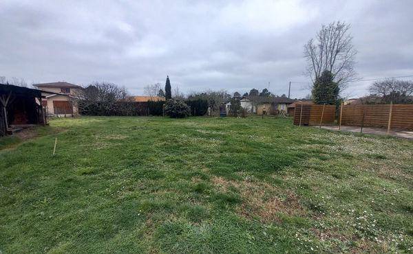Terrain seul à Belin-Béliet en Gironde (33) de 700 m² à vendre au prix de 124000€