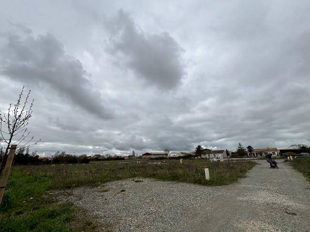 Terrain seul à Moëze en Charente-Maritime (17) de 403 m² à vendre au prix de 46000€ - 1