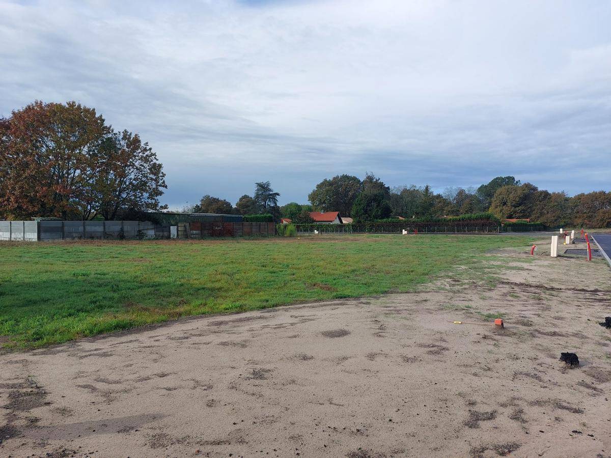 Terrain seul à Pontonx-sur-l'Adour en Landes (40) de 523 m² à vendre au prix de 73900€ - 2