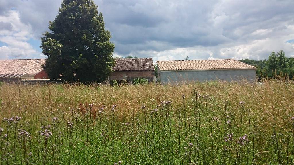 Terrain seul à Pauillac en Gironde (33) de 300 m² à vendre au prix de 76000€