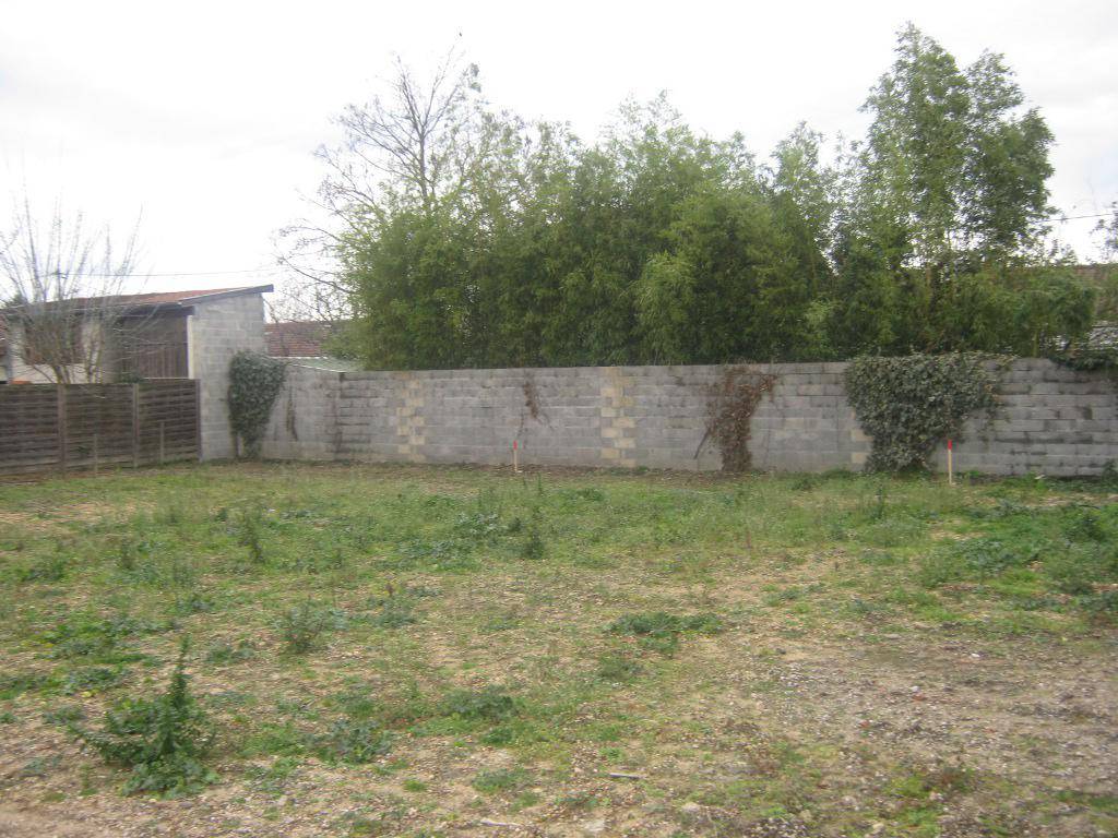 Terrain seul à Podensac en Gironde (33) de 683 m² à vendre au prix de 115800€
