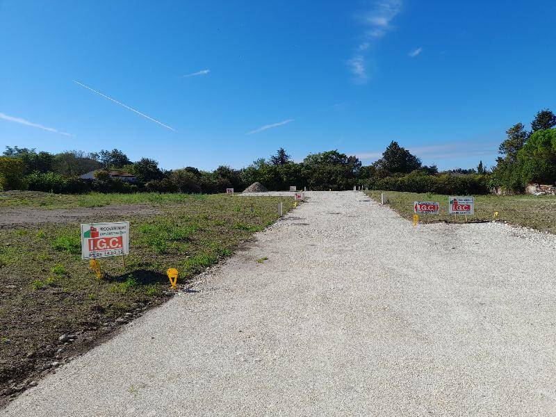 Terrain seul à Châteaubernard en Charente (16) de 555 m² à vendre au prix de 73000€ - 1