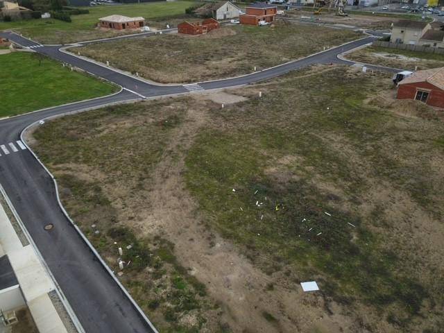 Terrain seul à Les Billaux en Gironde (33) de 300 m² à vendre au prix de 77000€