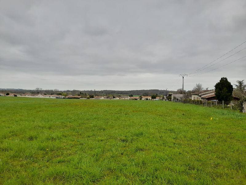 Terrain seul à Julienne en Charente (16) de 1485 m² à vendre au prix de 40000€ - 1