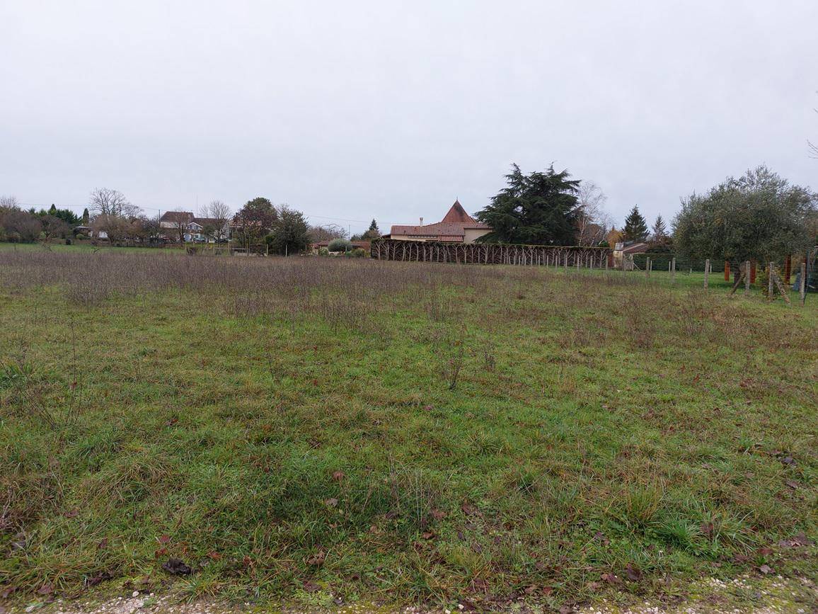Terrain seul à Cunèges en Dordogne (24) de 1585 m² à vendre au prix de 35000€ - 2