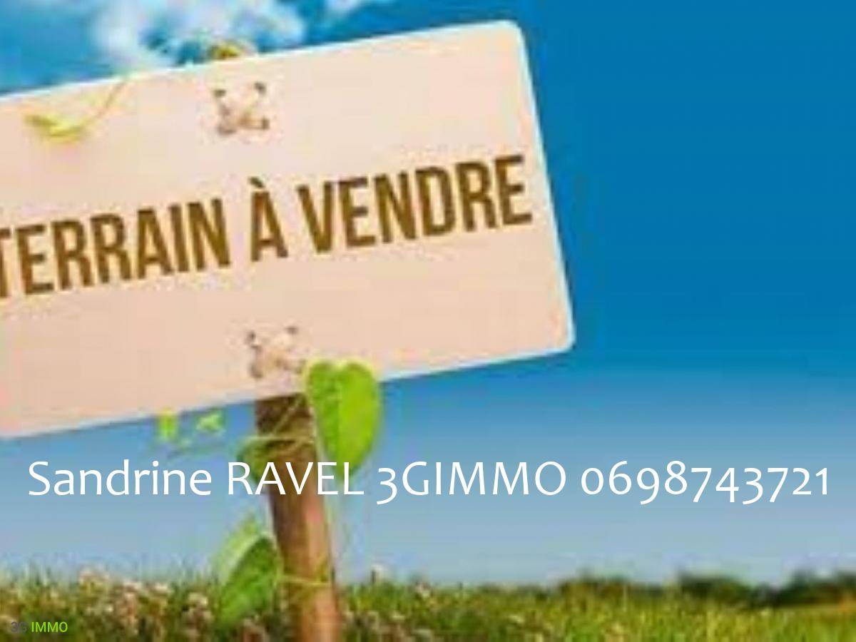 Terrain seul à Saint-Sandoux en Puy-de-Dôme (63) de 2632 m² à vendre au prix de 107520€