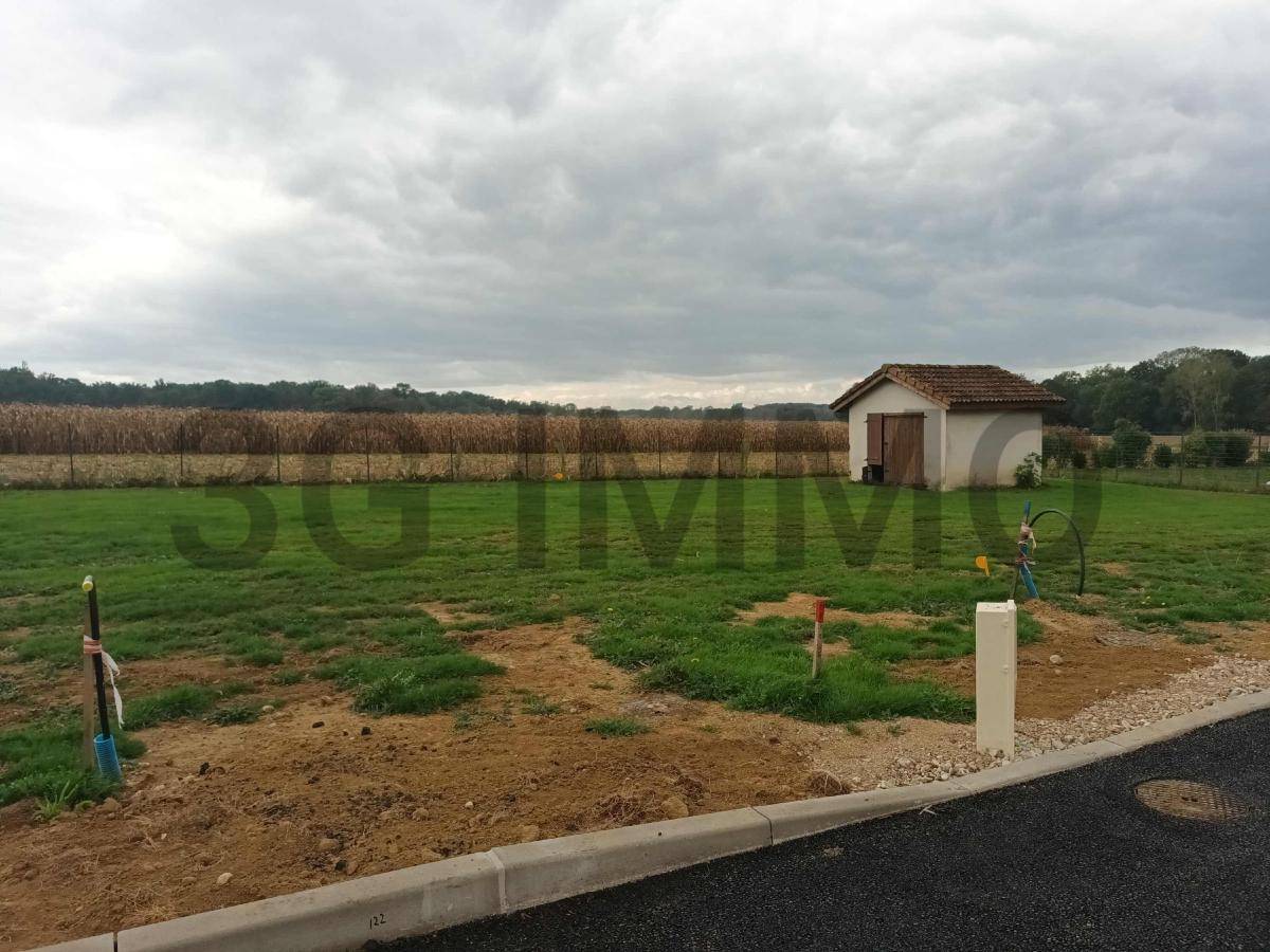 Terrain seul à Meximieux en Ain (01) de 315 m² à vendre au prix de 98000€ - 2