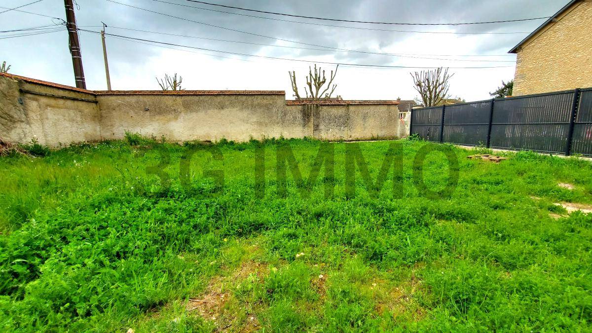 Terrain seul à Étampes en Essonne (91) de 333 m² à vendre au prix de 69000€ - 2