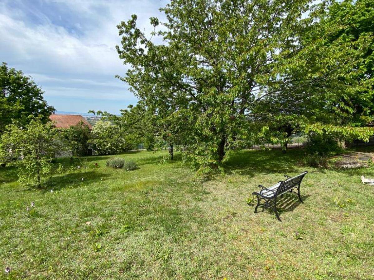 Terrain seul à Beauregard-l'Évêque en Puy-de-Dôme (63) de 738 m² à vendre au prix de 51000€ - 2