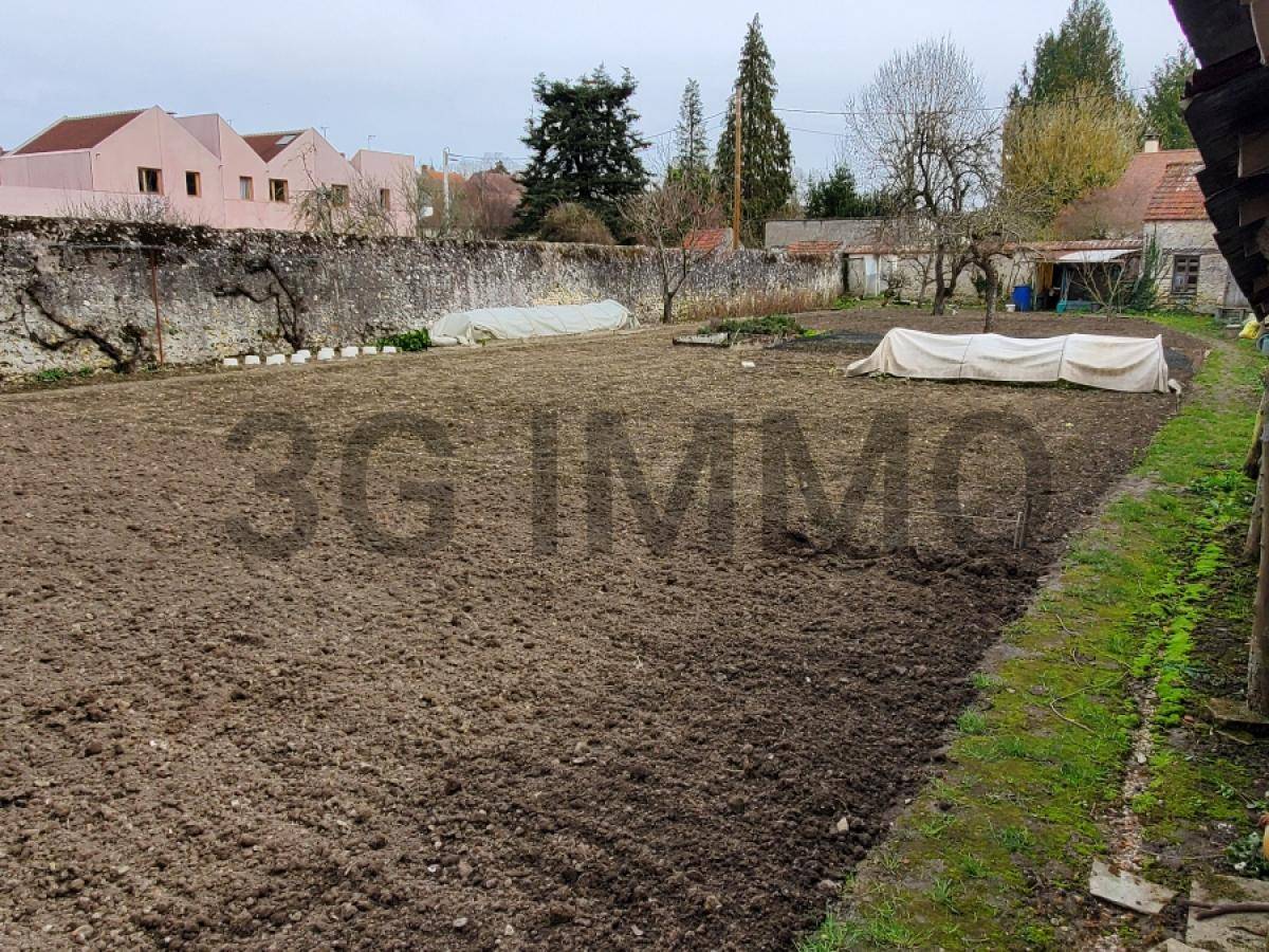 Terrain seul à Étampes en Essonne (91) de 727 m² à vendre au prix de 97000€ - 1