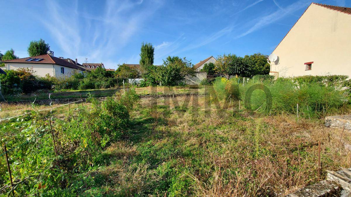 Terrain seul à Étampes en Essonne (91) de 689 m² à vendre au prix de 99900€ - 2