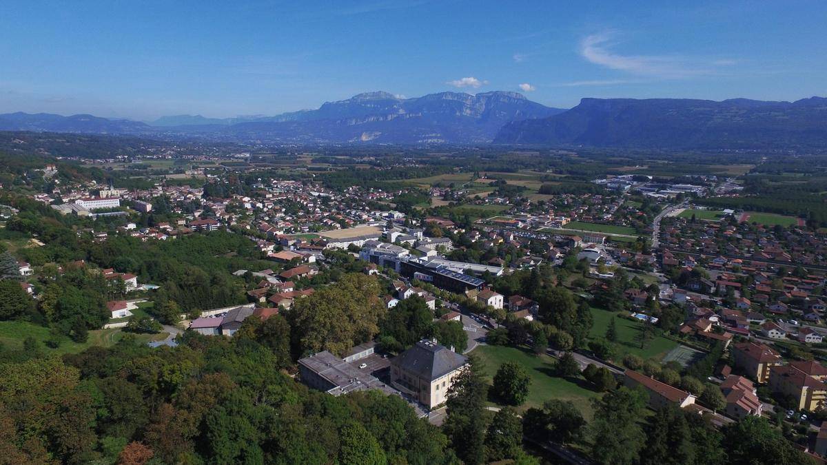 Terrain seul à Tullins en Isère (38) de 228 m² à vendre au prix de 73500€ - 3