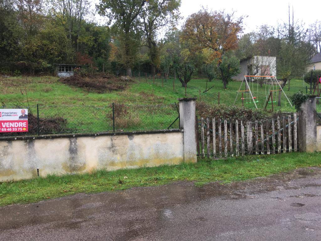 Terrain seul à Clamecy en Nièvre (58) de 639 m² à vendre au prix de 13490€ - 2