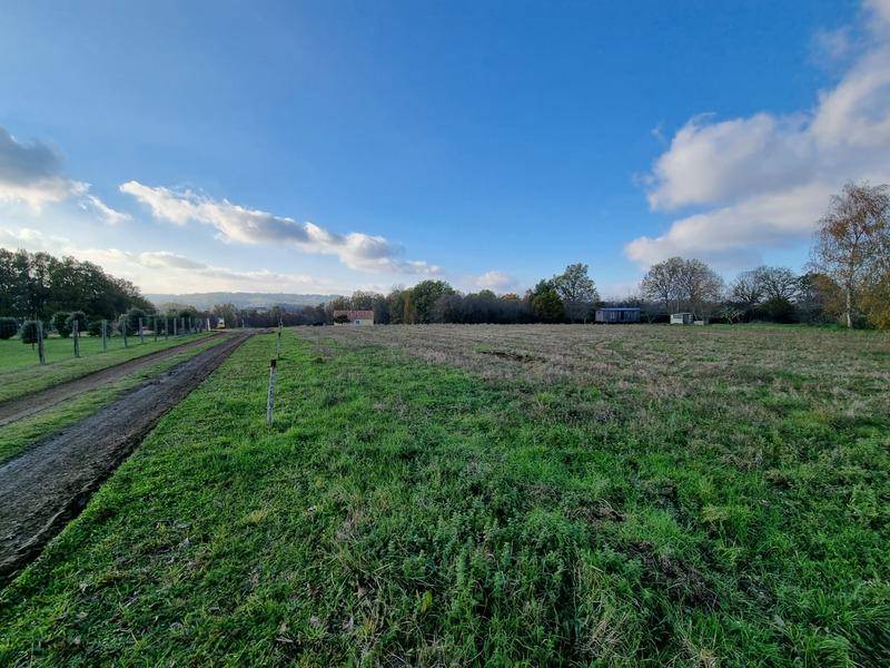 Terrain seul à Plazac en Dordogne (24) de 5280 m² à vendre au prix de 117000€ - 2