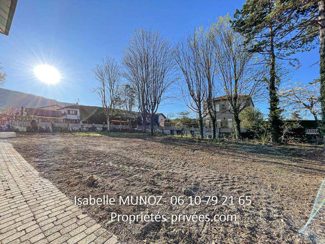 Terrain seul à Pérignat-lès-Sarliève en Puy-de-Dôme (63) de 555 m² à vendre au prix de 119900€ - 1
